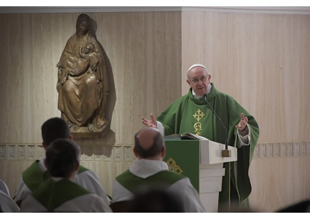 Người phụ nữ làm cho thế giới vẻ đẹp hài hòa