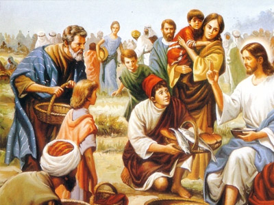 "Họ không cần phải đi đâu cả, chính anh em hãy cho họ ăn." Ảnh: TL