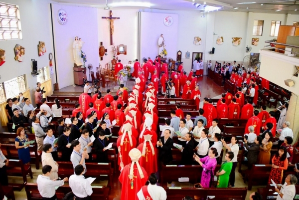 Quang cảnh thánh lễ khai giảng năm học 2017-2018 của Học viện Công giáo Việt Nam.