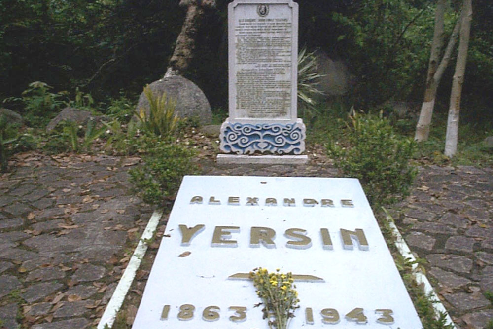 Mộ bác sĩ Alexandre Yersin. Ảnh: TL