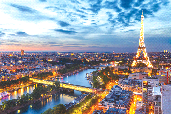 Paris diễm lệ lên đèn. Ảnh: CTV