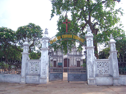 Nhà thờ giáo xứ Chuôn Thượng.