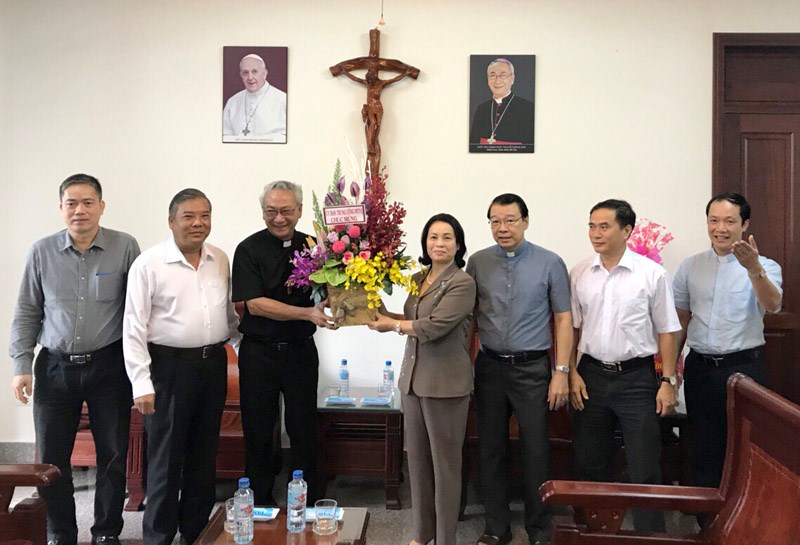 chúc mừng các vị Giám mục, linh mục, tu sĩ và giáo dân giáo phận Bà Rịa nhân dịp lễ Giáng sinh 2017