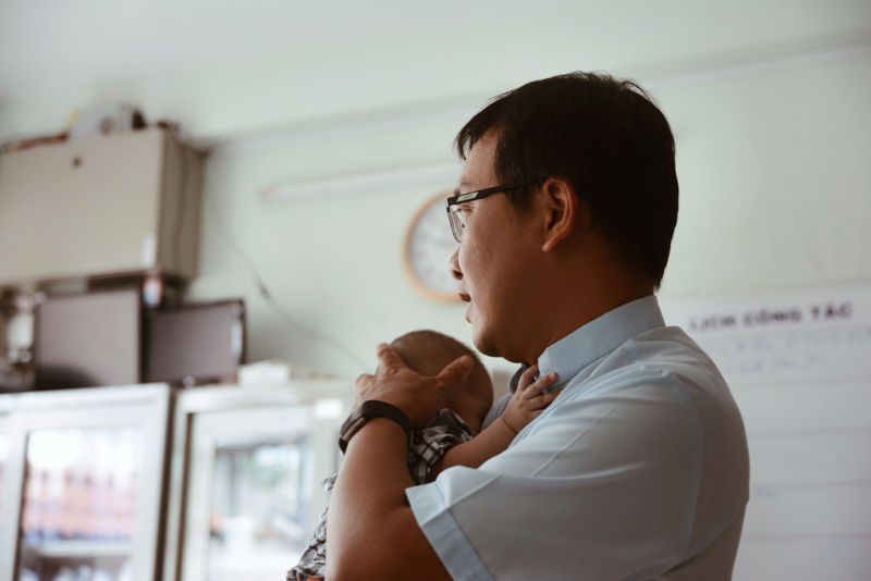 Linh mục Phương Đình Toại - người cha của hàng trăm đứa trẻ mang căn bệnh thế kỉ. 