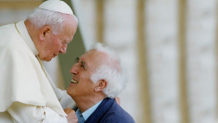 Thánh Giáo hoàng Gioan Phaolô II tiếp ông Jean Vanier 