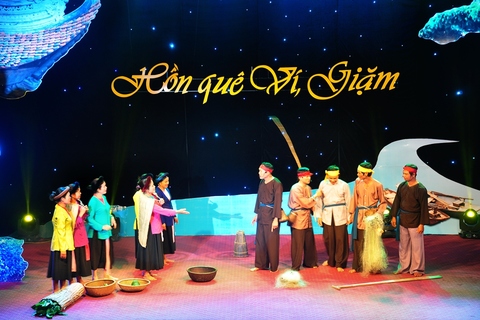 Liên hoan dân ca ví, dặm xứ Nghệ. Ảnh: Thu Hà Ảnh: Mạnh Thắng