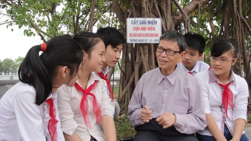 Thầy giáo Nguyễn Đức Thìn có công lớn trong việc xây dựng lại di tích đền Đô (Bắc Ninh). Ảnh: Nguyễn Thảo