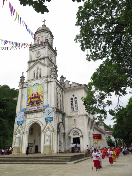 Nhà thờ giáo xứ Lộc Mỹ. Ảnh: CTV