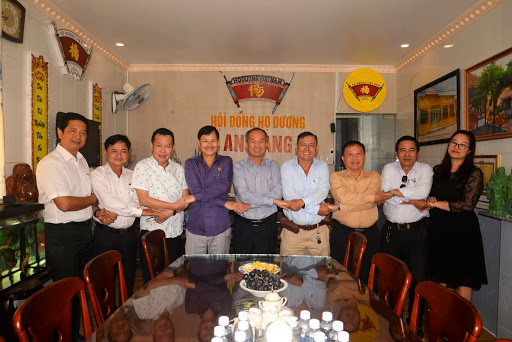Đoàn Hội đồng Họ Dương Việt Nam thăm Văn phòng Hội đồng Họ Dương tỉnh An Giang. Ảnh: Dương Bảo
