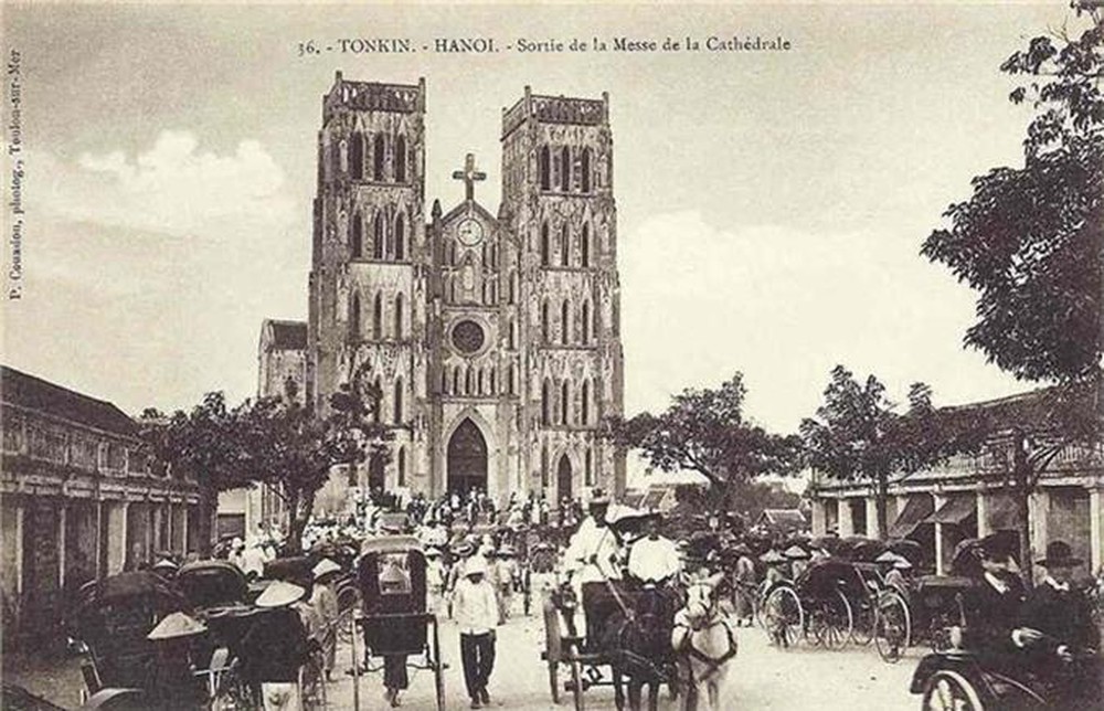 Đại hội Thánh thể ở nhà thờ Lớn hà Nội, tháng 11/1931. Ảnh: TL