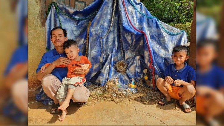 Giáng Sinh trong buôn làng 