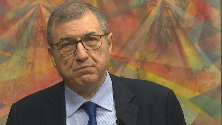 Giáo sư Vincenzo Buonomo 