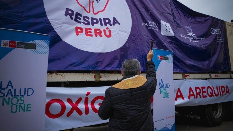 Sáng kiến Respira Peru quyên góp vật tư y tế giúp Peru đối phó làn sóng đại dịch thứ hai 