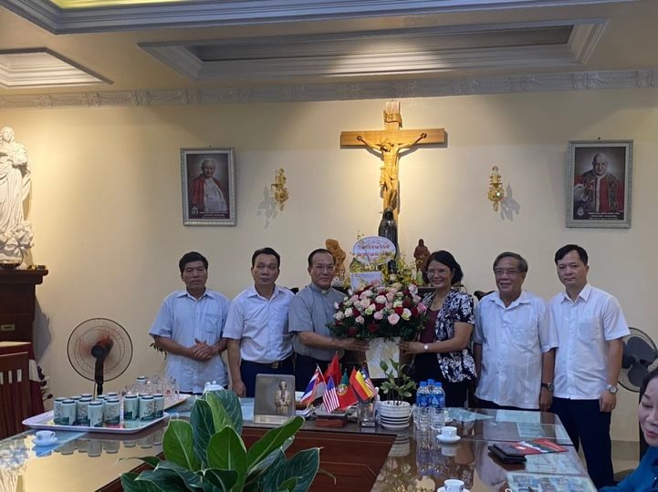 Thăm cha Phêrô Bùi Ngọc Tuấn ở xứ Bái Xuyên.
