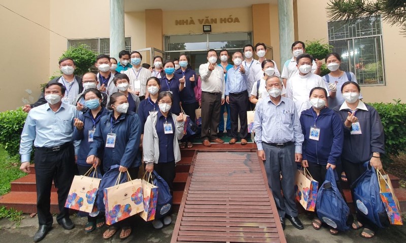 Lực lượng tình nguyện Công giáo ra quân đợt 6 tham gia tuyến đầu phòng, chống dịch. Ảnh: CTV