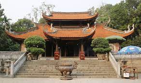Đền thờ Tổ Mẫu Âu Cơ trên núi Vặn. Ảnh: CTV