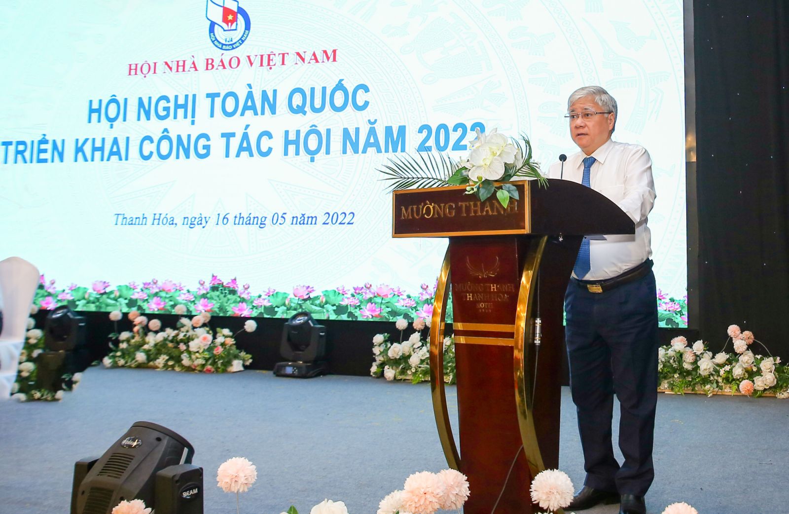 Bí thư Trung ương Đảng, Chủ tịch Uỷ ban Trung ương Mặt trận Tổ quốc Việt Nam Đỗ Văn Chiến phát biểu tại Hội nghị. Ảnh: CTV