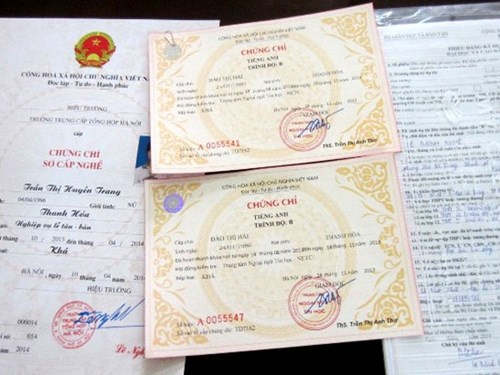 Công chức một số ngành sẽ không cần chứng chỉ ngoại ngữ, tin học.