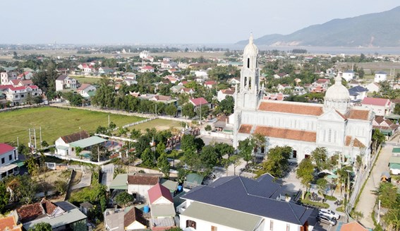 Những năm gần đây, thôn Liên Tiến (xã Mai Phụ) được xem là hình mẫu của tình đoàn kết lương - giáo. Trong số 222 hộ dân với hơn 820 khẩu thì có đến hơn 50% là đồng bào có đạo nhưng người dân nơi đây luôn đoàn kết và cùng có trách nhiệm thực hiện các phần việc của cộng đồng.
