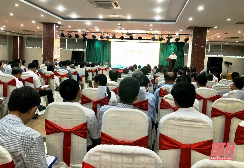 Toàn cảnh hội nghị.