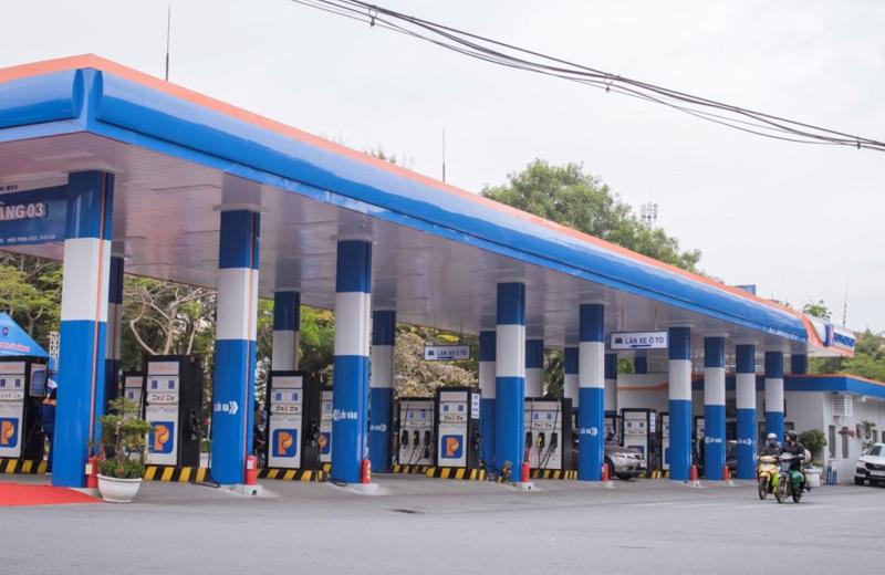 Thời gian gần đây, một số doanh nghiệp bán lẻ xăng dầu bán nhỏ giọt hoặc tạm ngừng kinh doanh.