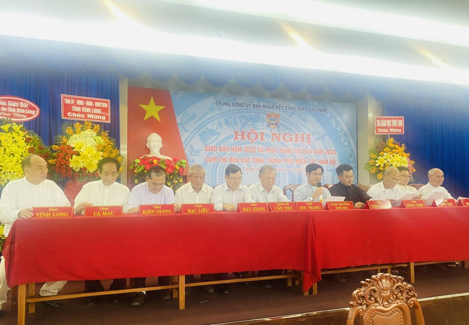 các đại biểu tại Hội nghị