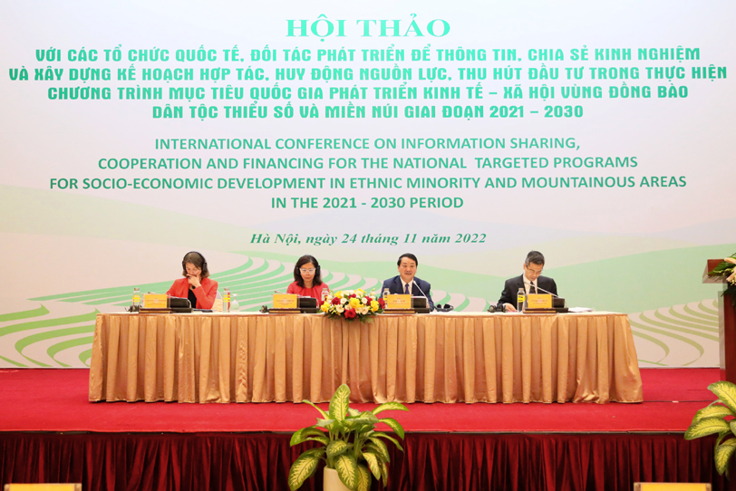 Các đại biểu đồng chủ trì Hội thảo
