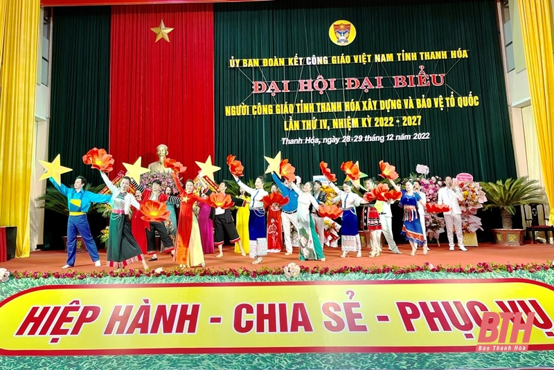 Một tiết mục văn nghệ chào mừng đại hội.