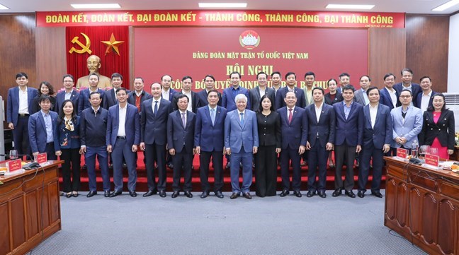 Đại biểu chụp ảnh lưu niệm tại Hội nghị