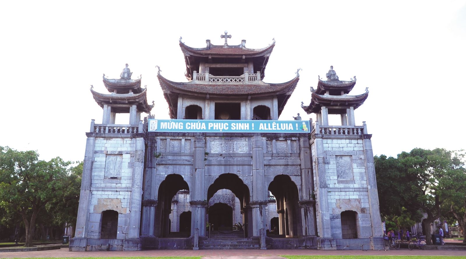 Phương đình nhà thờ chính tòa Phát Diệm.