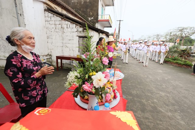 Thành kính.