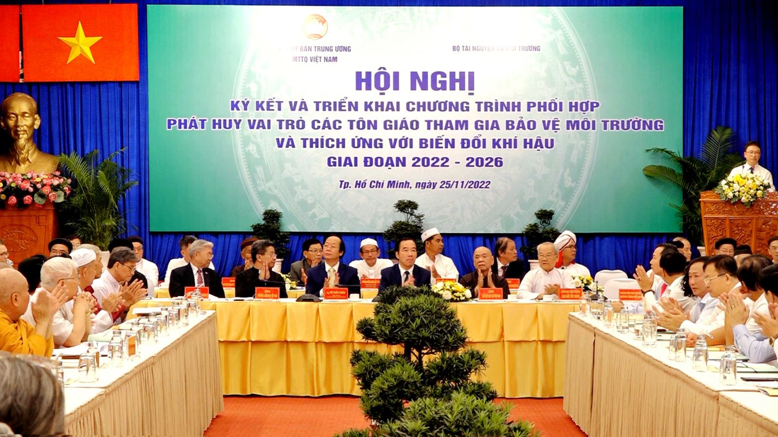 Hội nghị ký kết và triển khai chương trình phối hợp phát huy vai trò các tôn giáo tham gia bảo vệ môi trường – thích ứng với biến đổi khí hậu giai đoạn 2022 – 2026.
