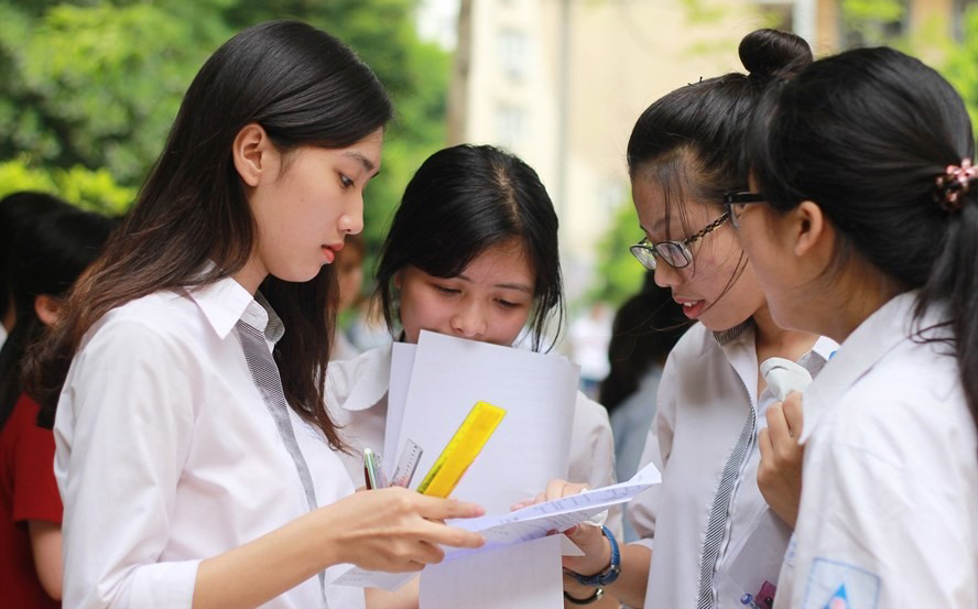 Tính đến 18h ngày 5/5, đã có 383.783 thí sinh đăng ký dự thi tốt nghiệp THPT năm 2023.