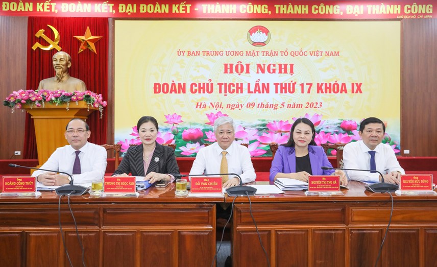 Chủ trì Hội nghị.