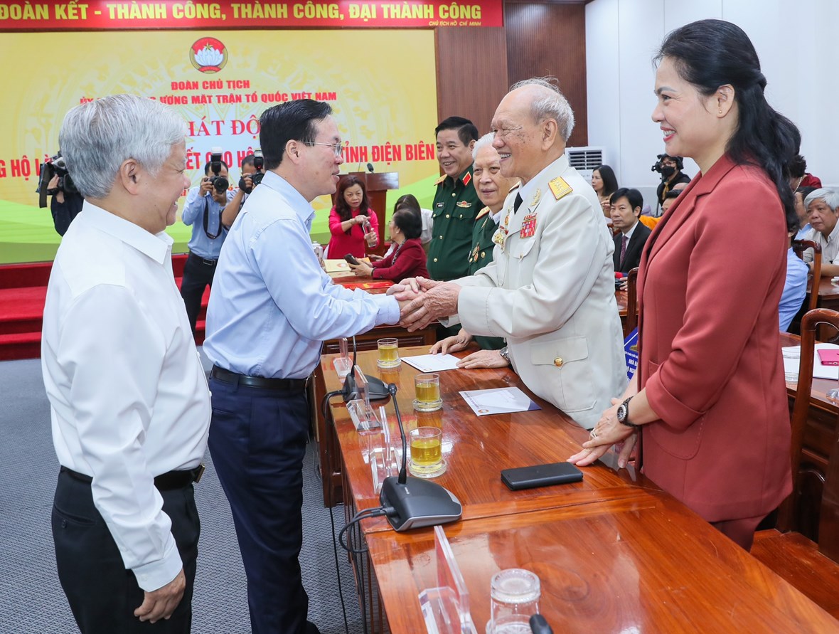Chủ tịch nước Võ Văn Thưởng, Chủ tịch UBTƯ MTTQ Việt Nam Đỗ Văn Chiến tham dự Lễ phát động.