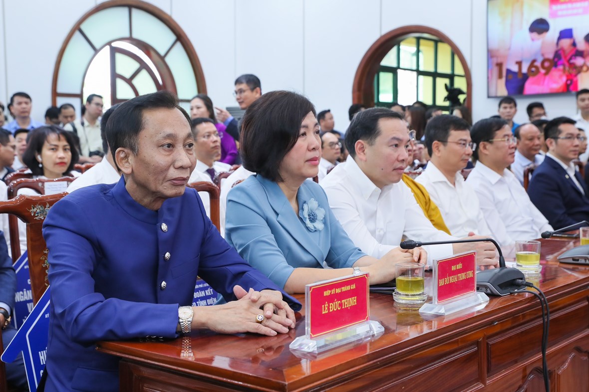 Các cá nhân, đơn vị, tổ chức, doanh nghiệp, nhà hảo tâm tham dự Lễ phát động.