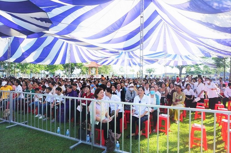 Thánh lễ Truyền chức Giám mục Phó giáo phận Cần Thơ cho Đức Cha tân cử Phêrô Lê Tấn Lợi được cử hành vào lúc 8g00 sáng thứ Năm ngày 18/05/2023 tại Trung tâm Mục vụ giáo phận
