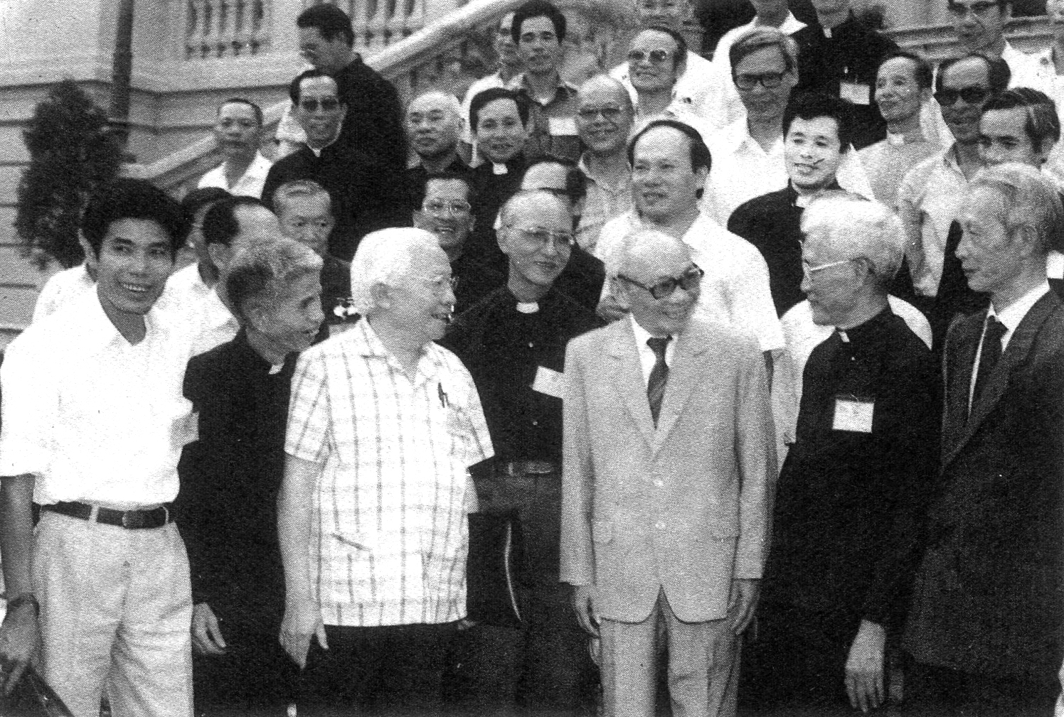 Chủ tịch Hội đồng Nhà nước Võ Chí Công tiếp Ủy ban Đoàn kết Công giáo Việt Nam nhiệm kỳ II đến chào thăm. 