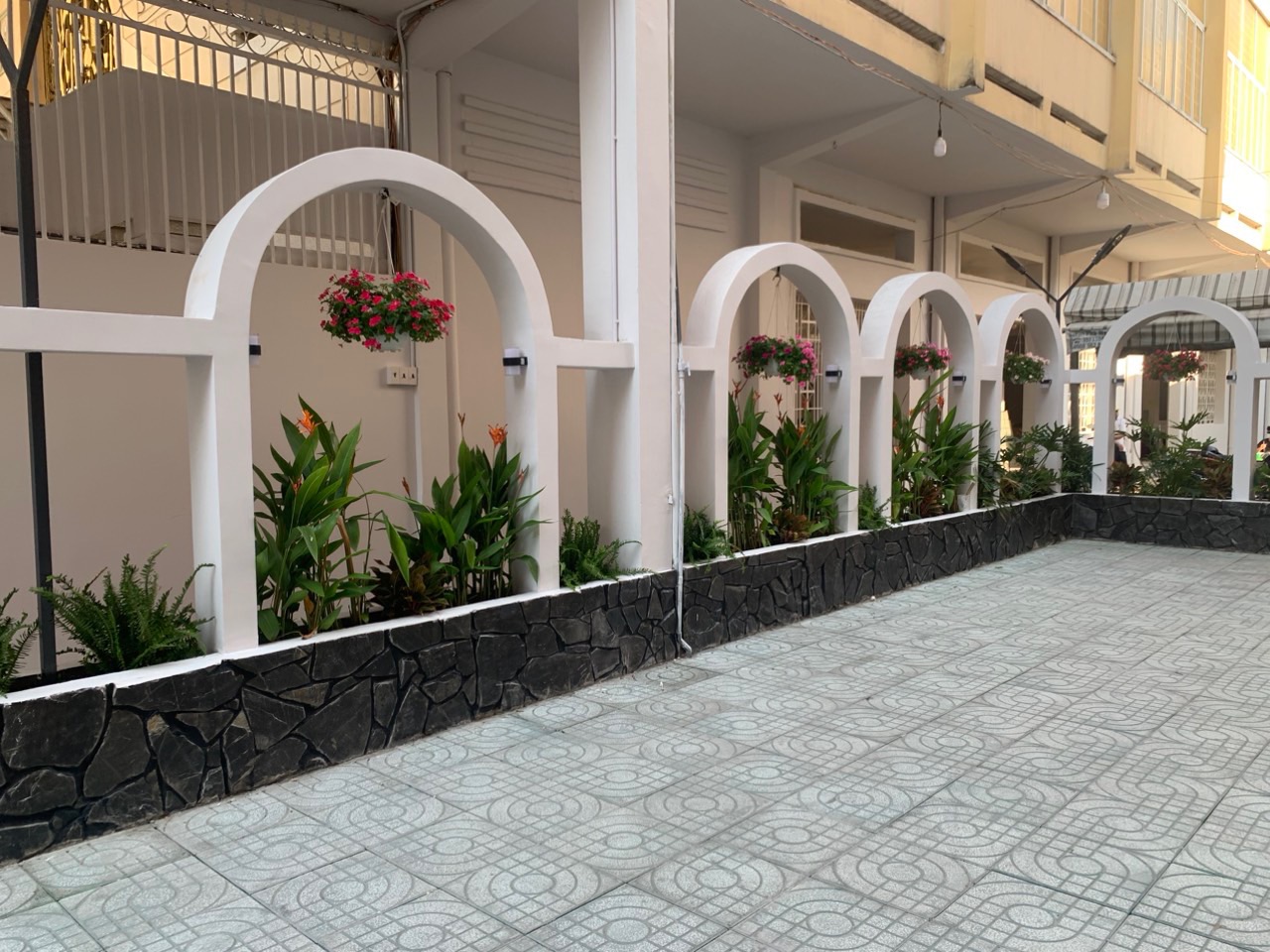 Một góc vườn hoa giáo xứ Thăng Long.