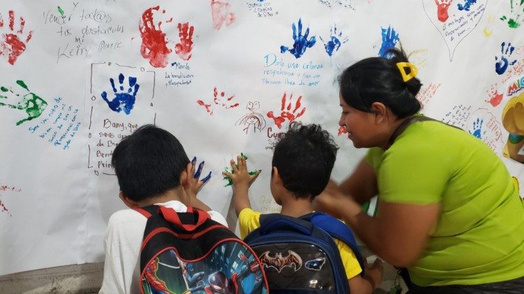 25 năm thành lập của Trung tâm An sinh Trẻ em "Niña Carolina" ở El Salvador '