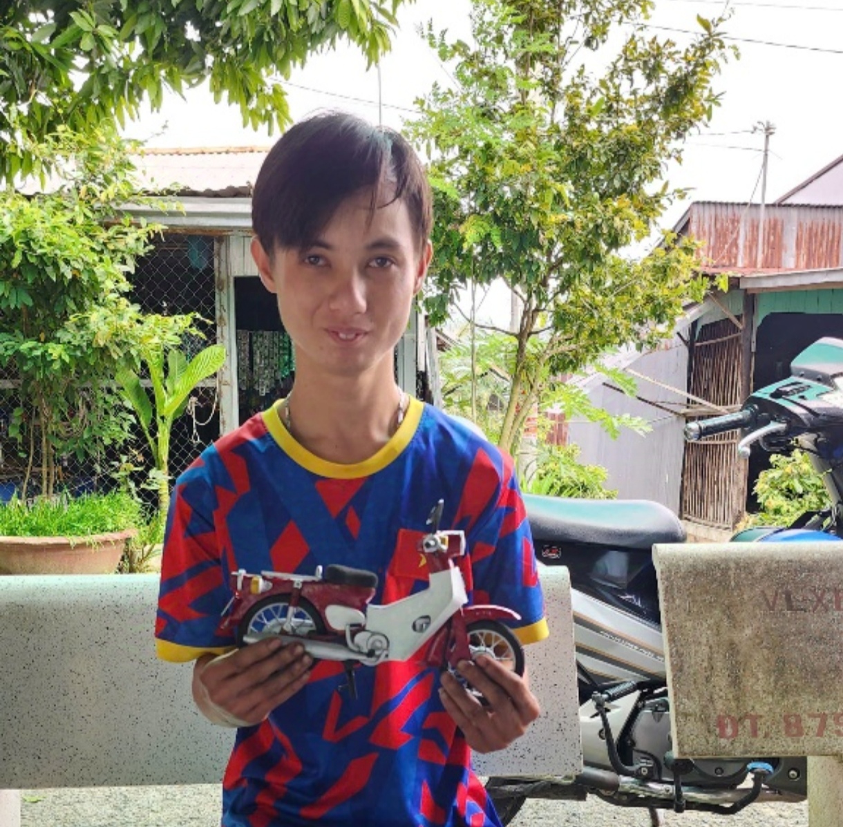 Lê Tấn Phát tìm thấy niềm vui trong những mô hình xe