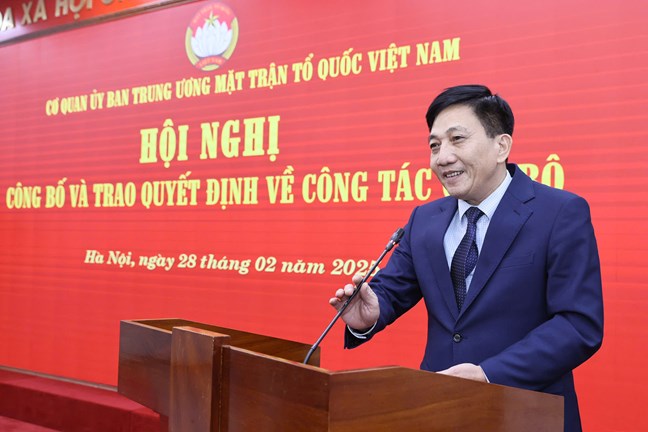 Đồng chí Nguyễn Văn Thịnh, Phó Bí thư Thường trực Đảng ủy Cơ quan phát biểu tại Hội nghị