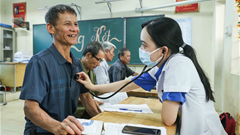 Miễn viện phí cho người dân: Đối tượng nào được ưu tiên?
