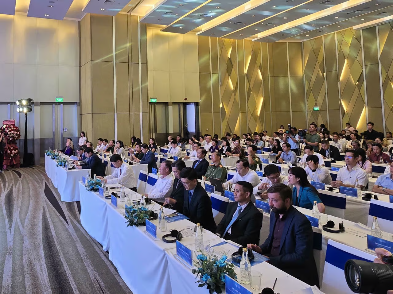 Tham dự hội nghị còn có lãnh đạo cơ quan đại diện ngoại giao, các tổ chức quốc tế, hiệp hội doanh nghiệp trong và ngoài nước...Ảnh: Nguyễn Tú.