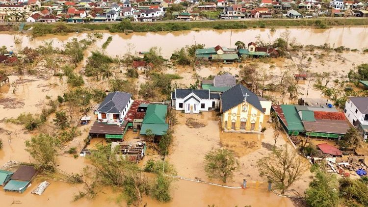 Bão Bualoi gây ngập lụt ở tỉnh Nghệ An, Việt Nam (AFP or licensors)