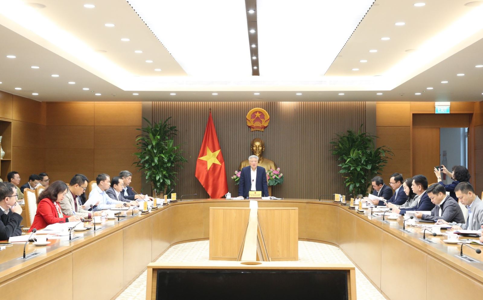 Phó Thủ tướng thường trực Chính phủ Nguyễn Hòa Bình chủ trì cuộc họp về việc hợp nhất ba chương trình mục tiêu quốc gia.