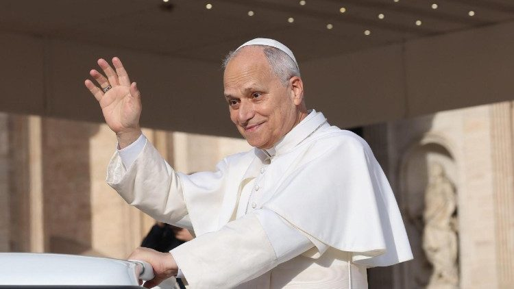 Đức Thánh Cha Lêô XIV trong Buổi tiếp kiến chung tại Quãng trường Thánh Phêrô, ngày 20.12.2025. (ANSA)