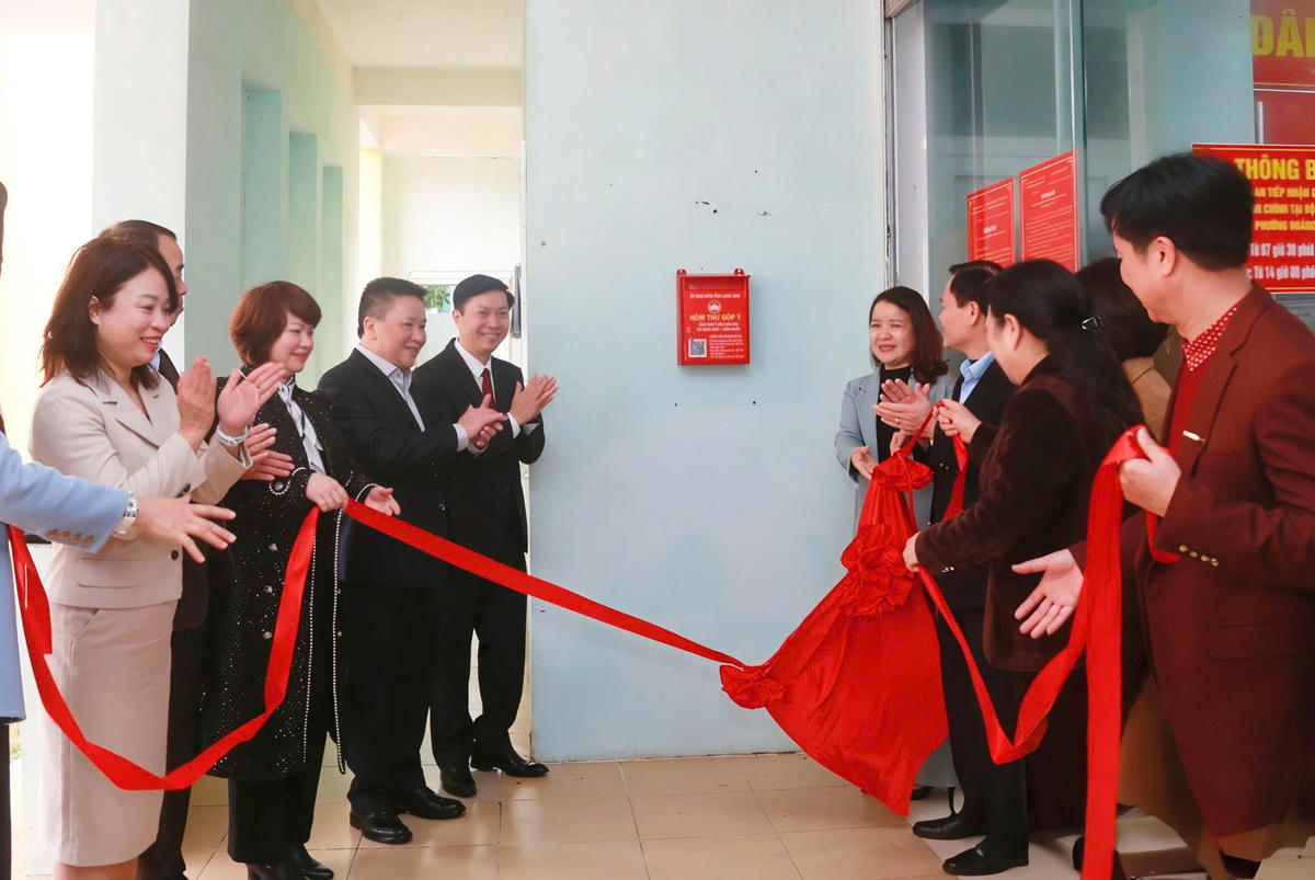 Mô hình hộp thư góp ý không chỉ là nơi tiếp nhận đơn thư, mà quan trọng hơn là biểu hiện của tinh thần lắng nghe, tôn trọng nhân dân. Ảnh: T.L