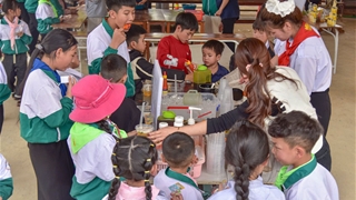 Thiếu nhi với niềm vui Phục Sinh