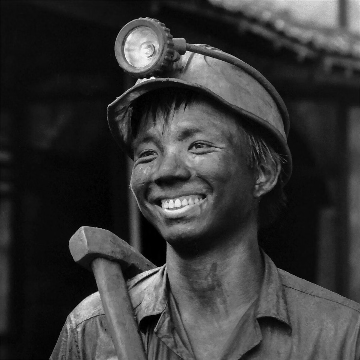 Tác phẩm “Tan ca” (Quảng Ninh, 1997).